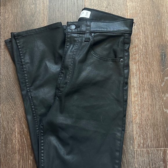 A&F Ultra High Rise 90’s Slim Straight Jean - Coated Black with Vent Hem 27 Reg - Picture 3 of 6